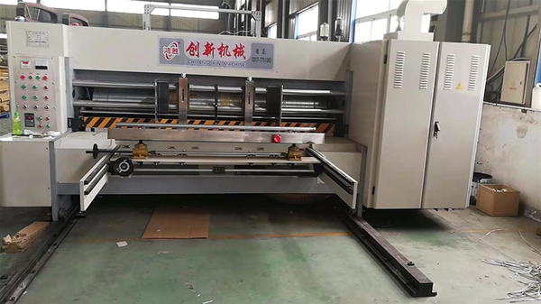 紙箱(xiang)生産(chan)車間(jian)