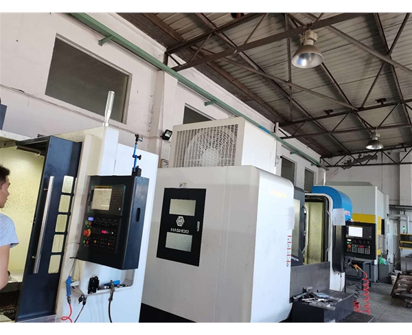 模具(ju)車間(jian)