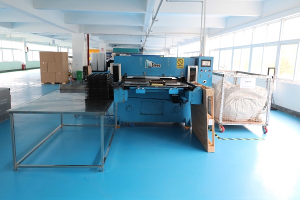 吸塑(su)包裝(zhuang)生産(chan)車間(jian)