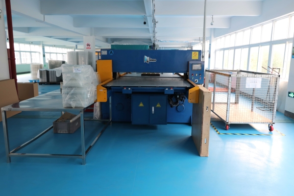 吸塑(su)包裝生産(chan)車間