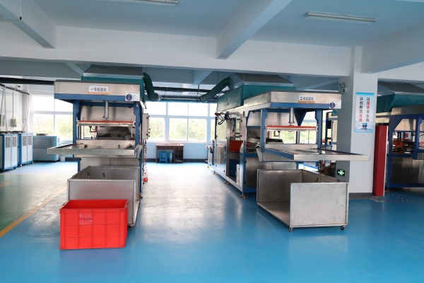 吸塑(su)包裝生産(chan)車間