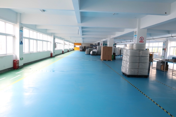 吸塑包(bao)裝生産(chan)車間