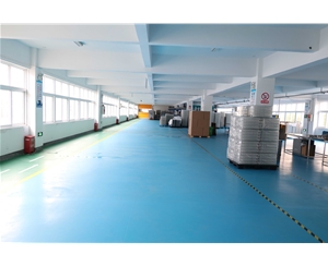 吸塑包(bao)裝生産車(che)間