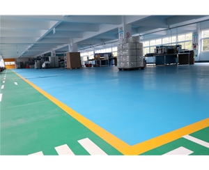 吸塑包(bao)裝生産車(che)間